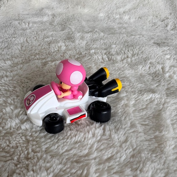 McDonald’s Mario Kart Toadette Toy – 2022 Happy Meal Figure, Collectible - Picture 2 of 6
